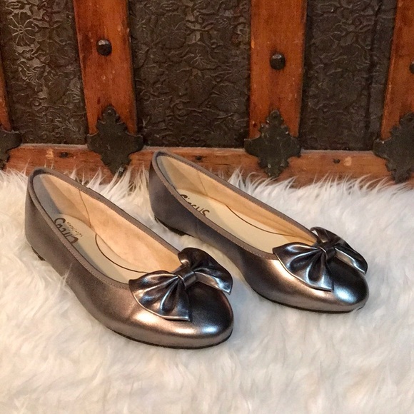 Circus by Sam Edelman Silver Bow Flats - Picture 3 of 9
